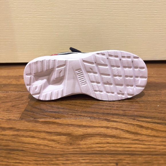 Puma Toddler Size C10 Boy Shoes - Picture 4 of 11